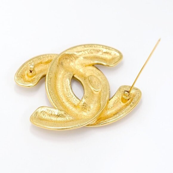 CHANEL CC Logo Quilted Matelasse Brooch Gold Tone Pin Auth #32524 - Picture 4 of 4